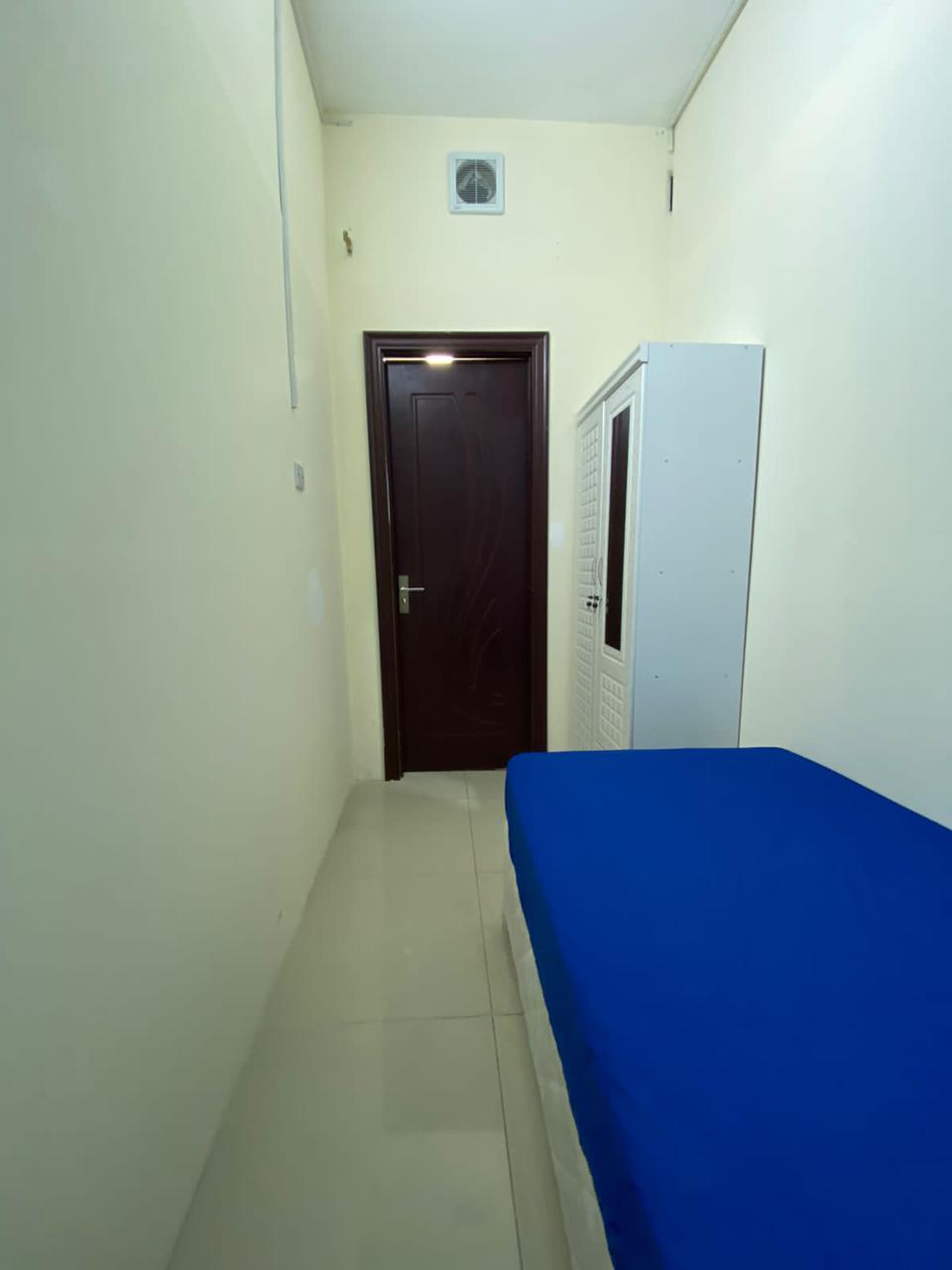 Single solo partition 1500+per month +500 deposit available in Dubai Marina, Near to Dmcc metro