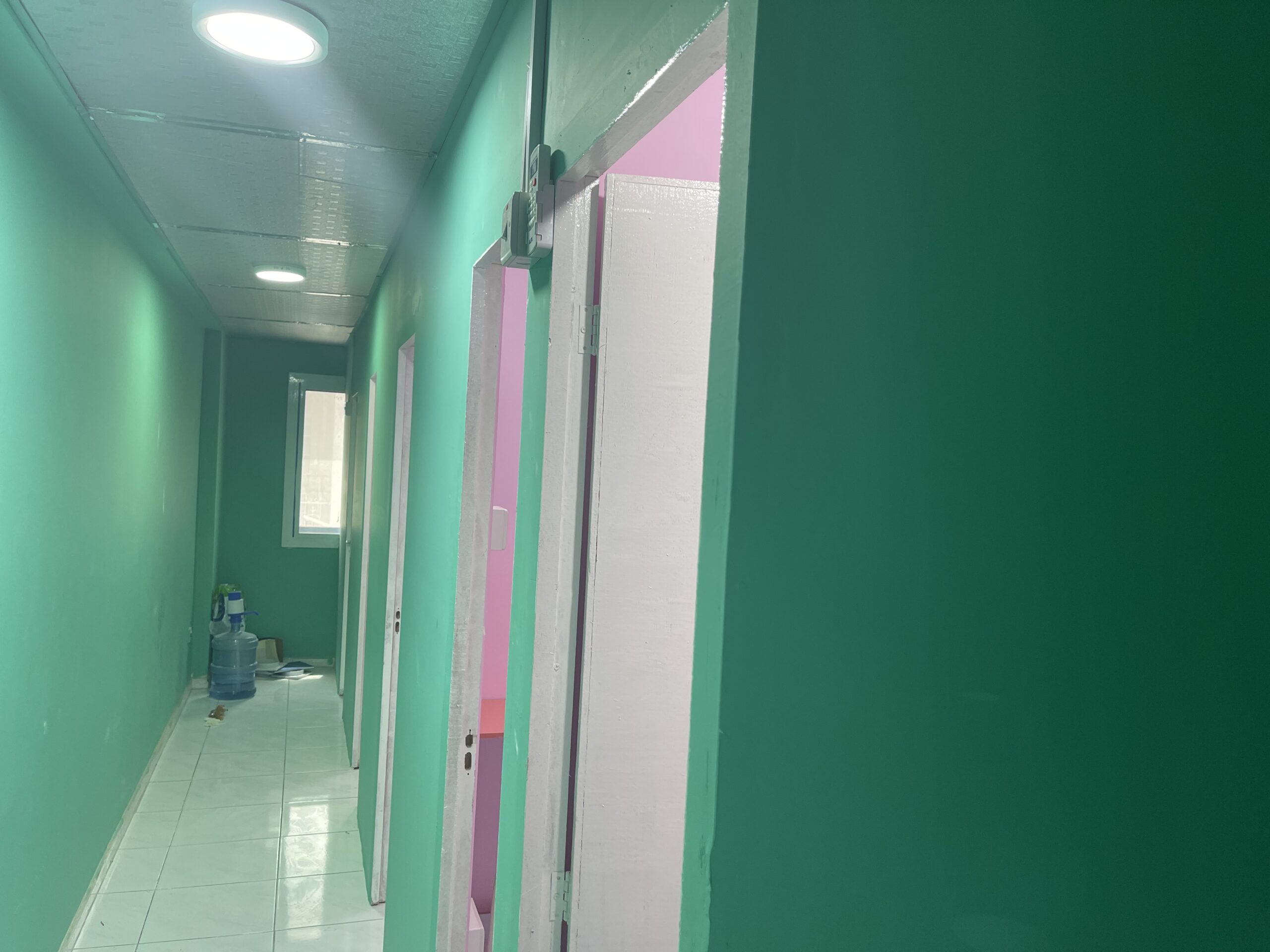 Fully closed partitions for bachelors near to metros in al karama dubai ewaar