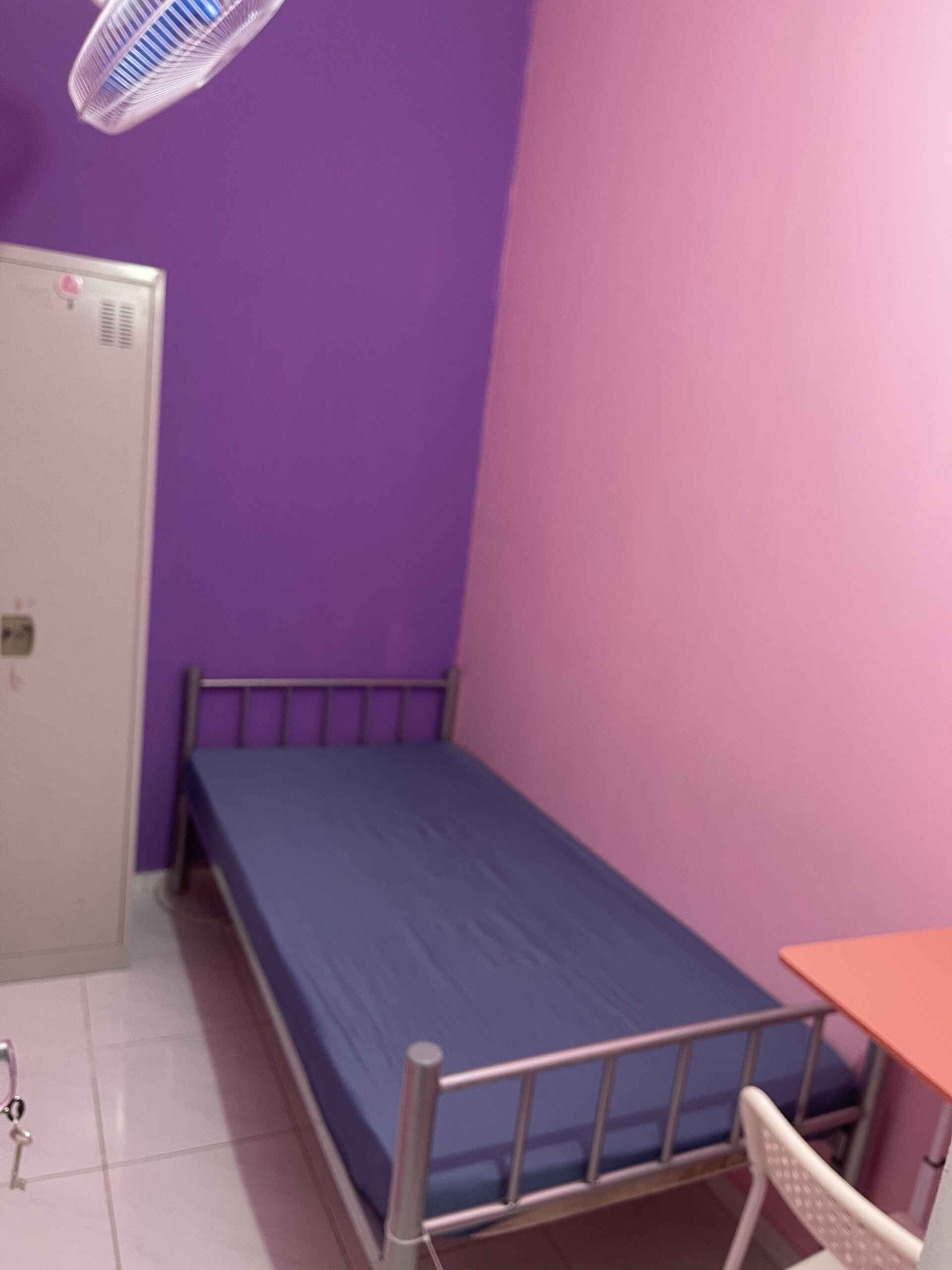 Fully closed partitions for bachelors near to metros in al karama dubai