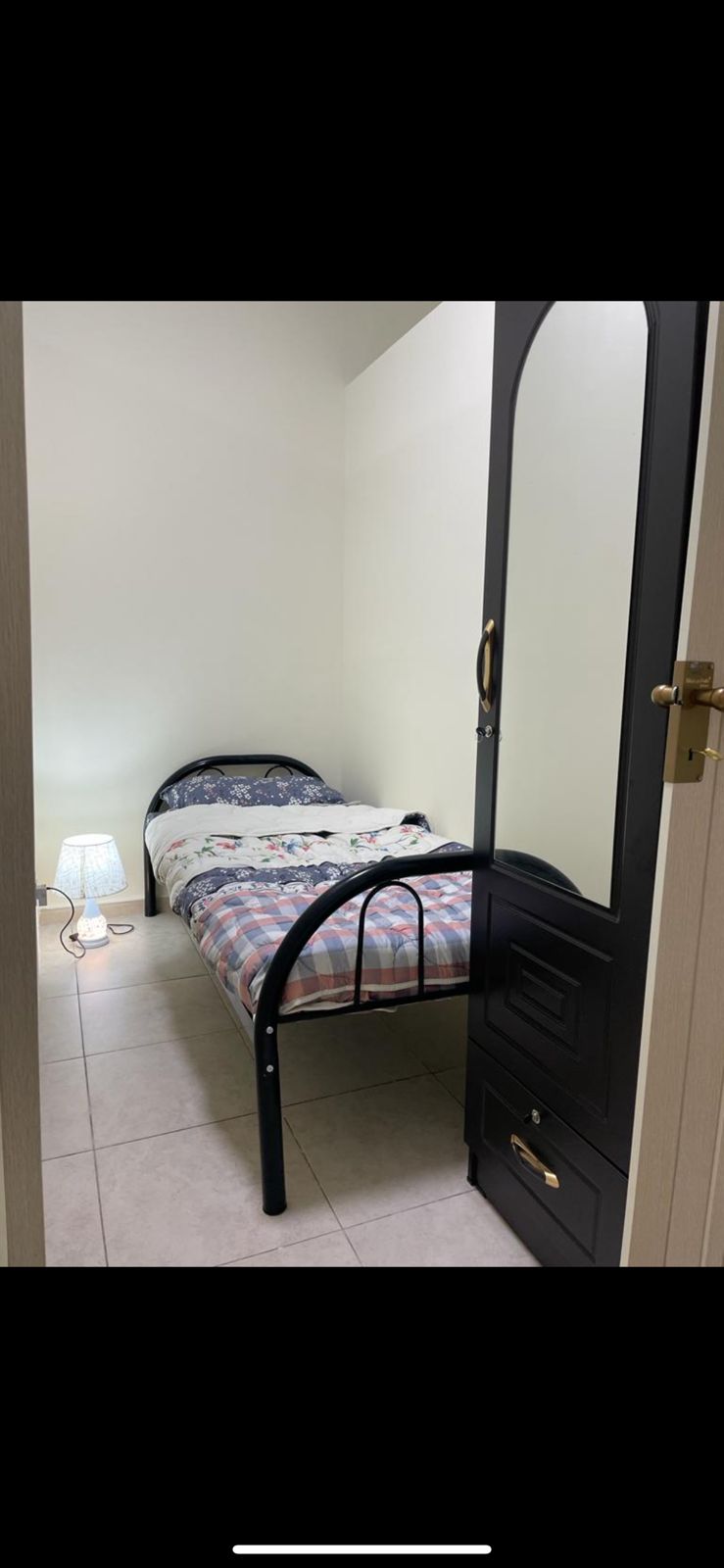 Private partition in Dubai Silicon Oasis for ladies. ewaar