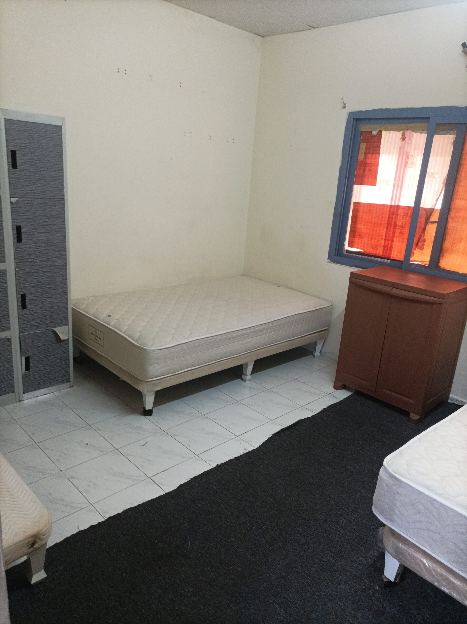 Rooms and partition available near rigga metro station deira Dubai ewaar