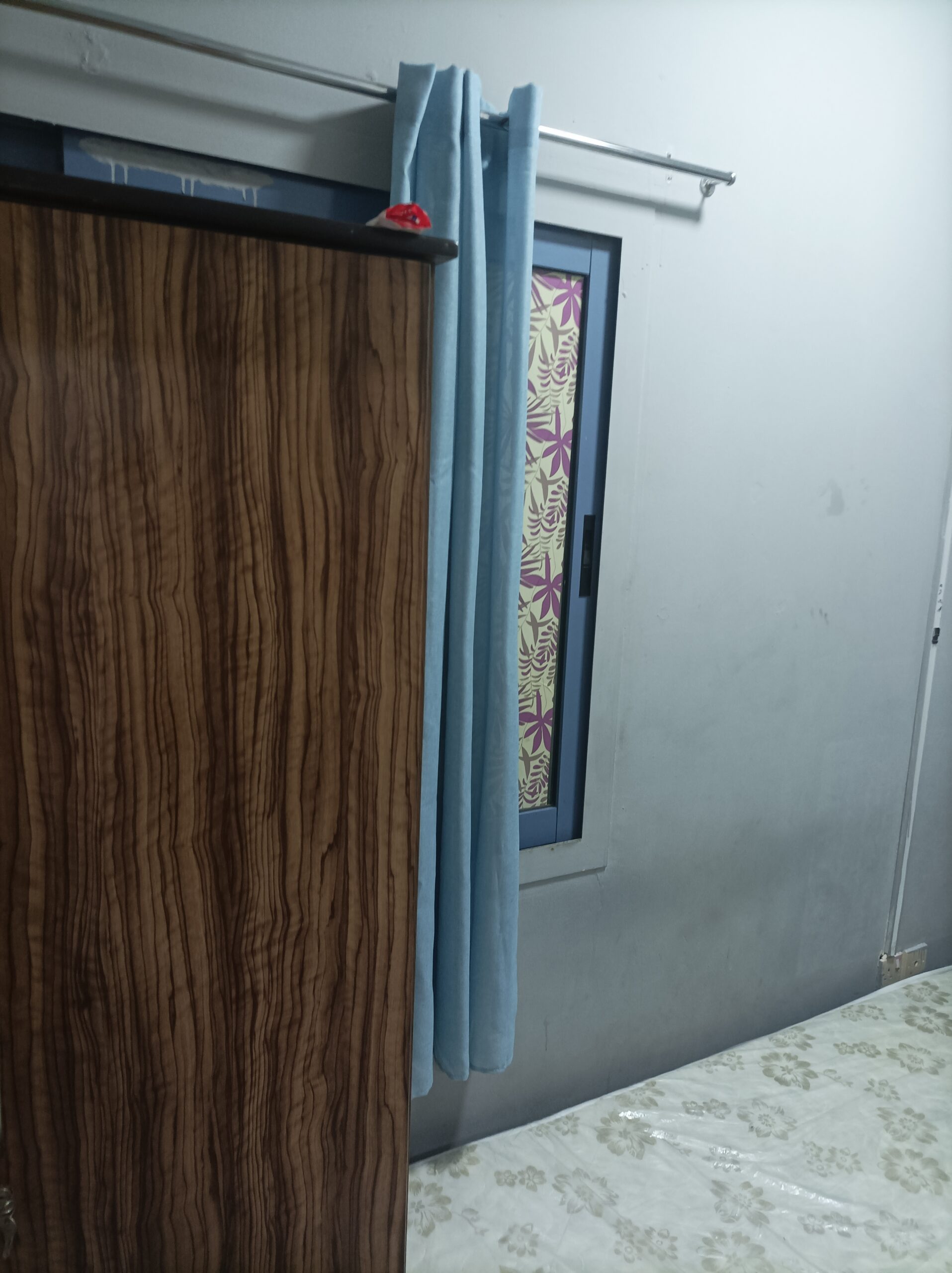 Rooms and partition available near rigga metro station deira Dubai ewaar