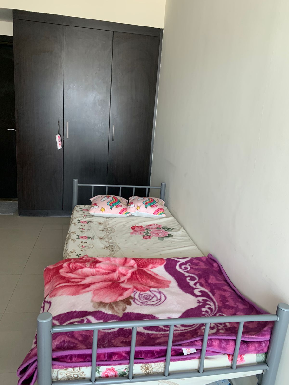 Bed space in MASTER BEDROOM for ladies in Dubai Sports City ewaar