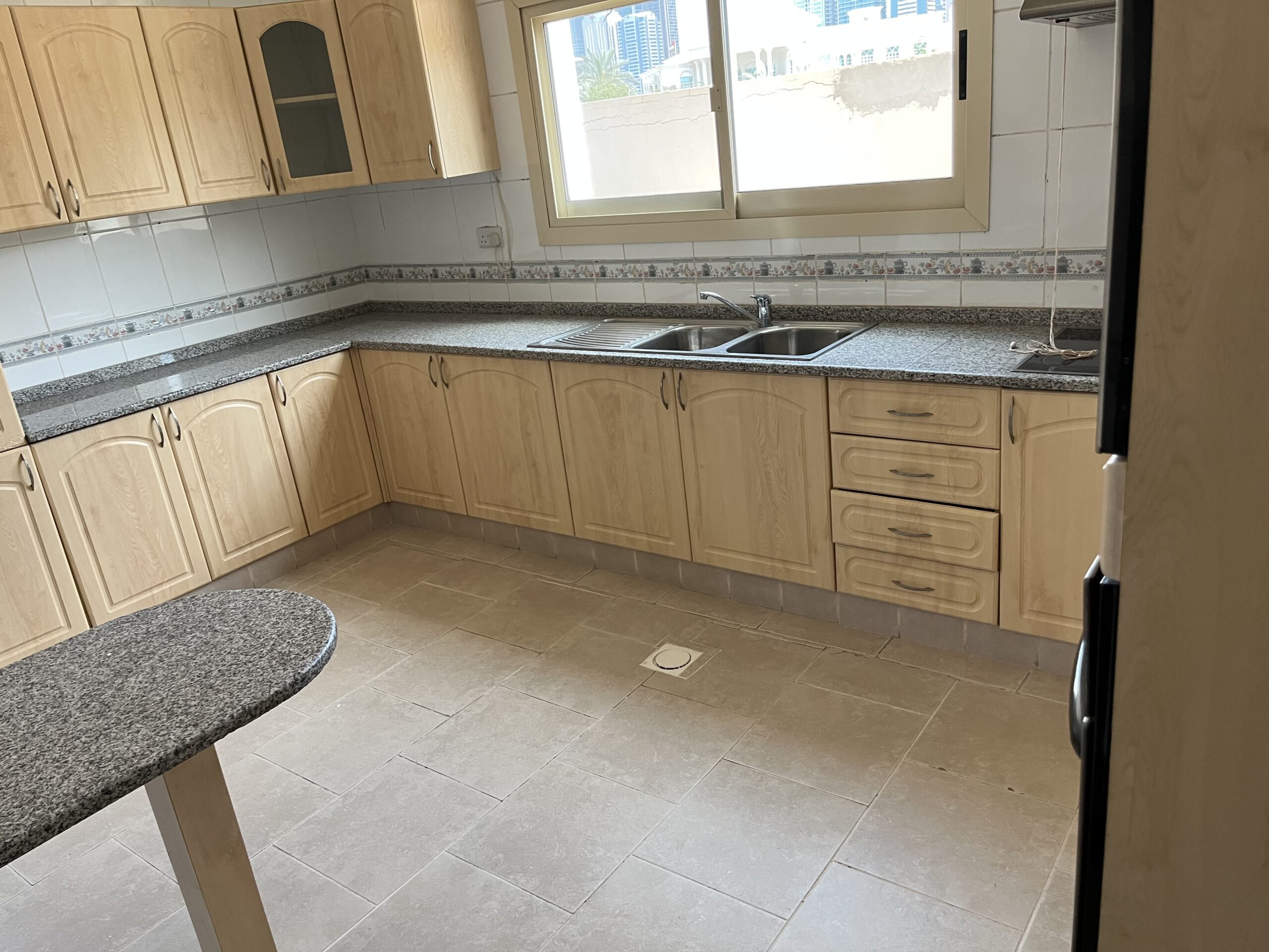 Room for Rent in Jumerah Al Badaa ewaar