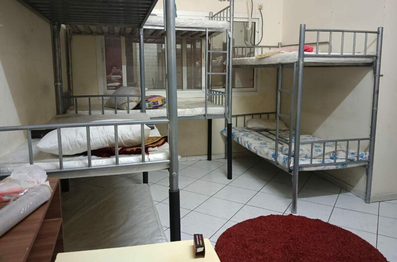 Bed space available for male in Al baraha naif ewaar