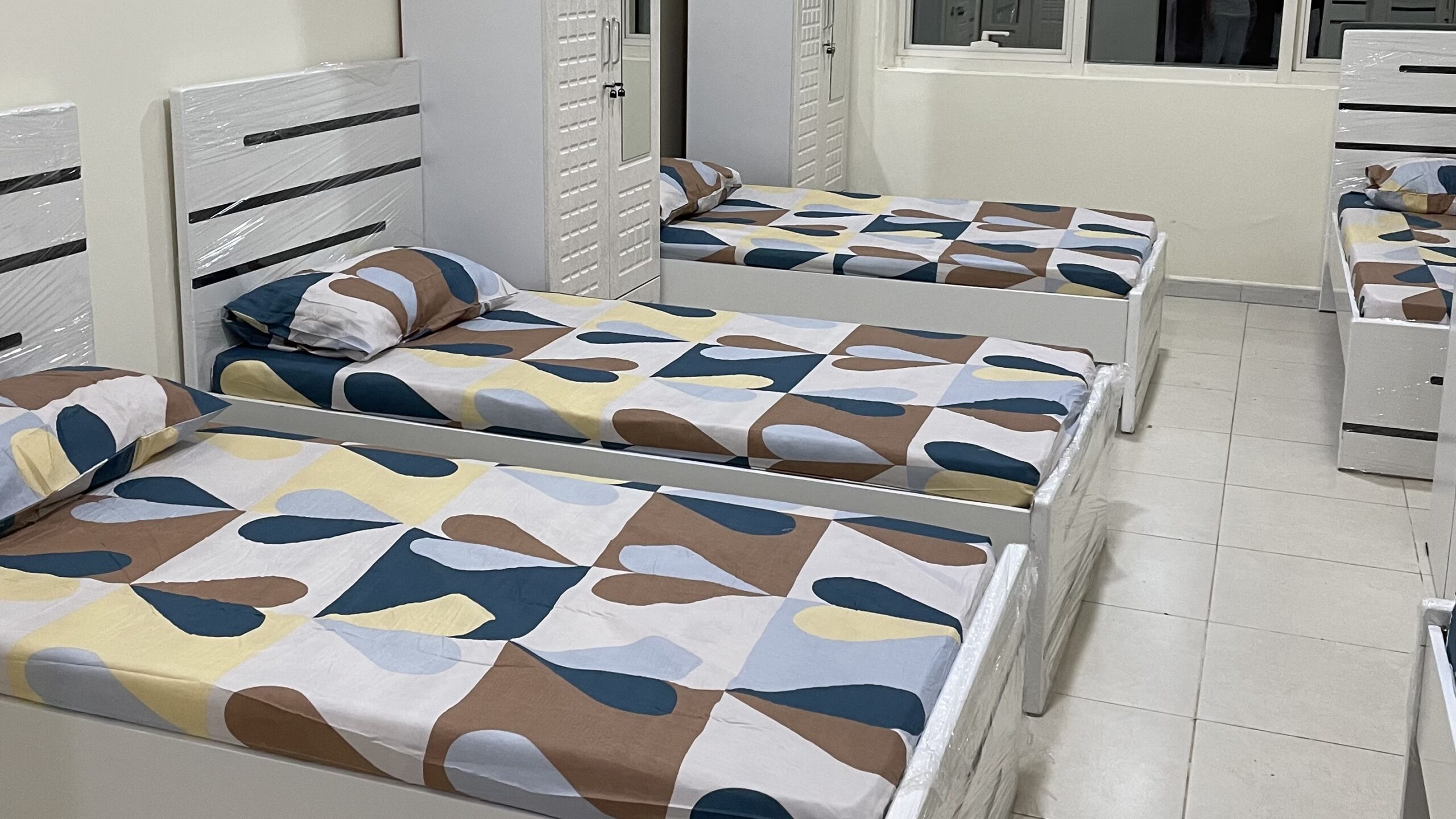 Bed Space available for female in Al Barsha 1200 AED ewaar