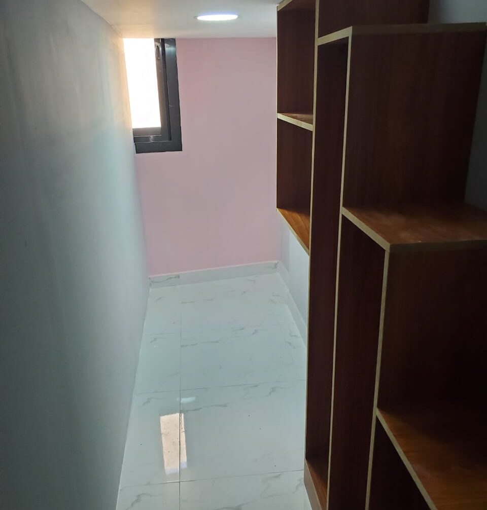 new building new partition for rent 1000 in sharaf dg and burjuman ewaar