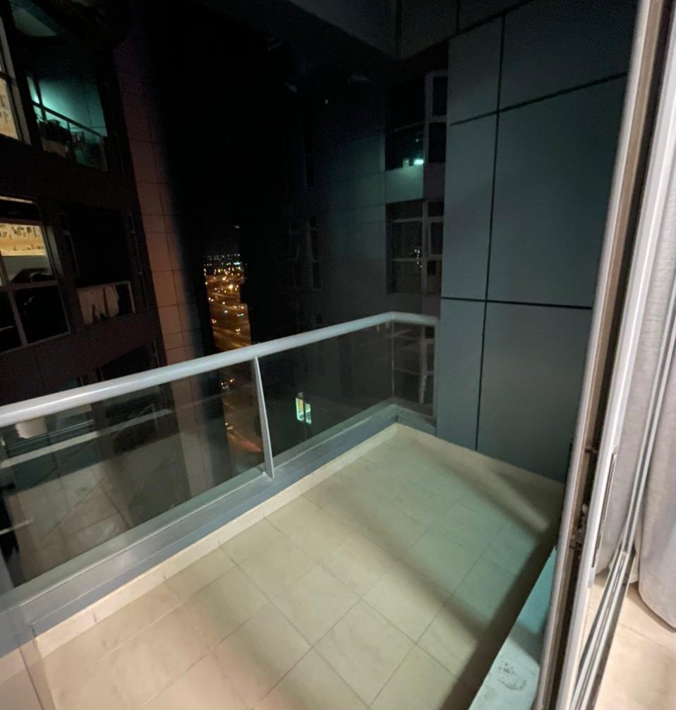 Master Bedroom For Rent With Attached Washroom and Balcony Near DMCC Metro ewaar