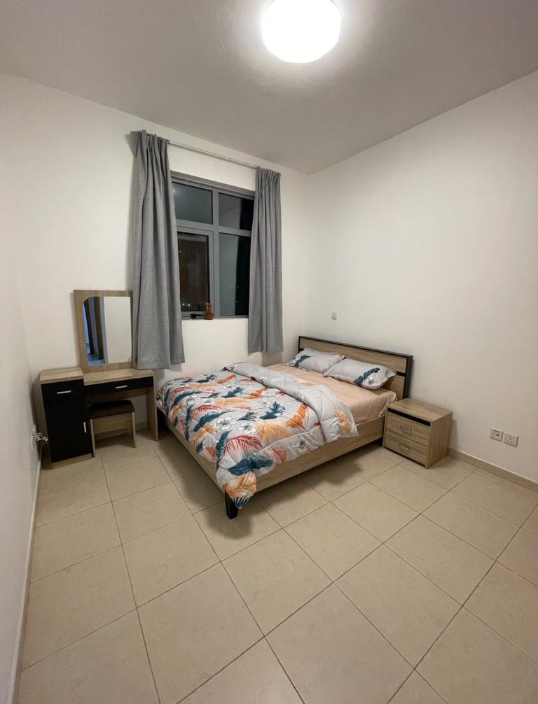 Master Bedroom For Rent With Attached Washroom and Balcony Near DMCC Metro ewaar