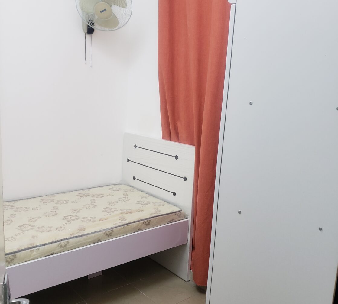 Partition room FOR EXECUTIVE BECHLOR NEAR DAFZA METRO QUSAIS1 1250 ewaar