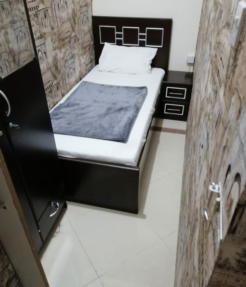 Closed Partition Room with Sharing Bathroom for Single | ewaar